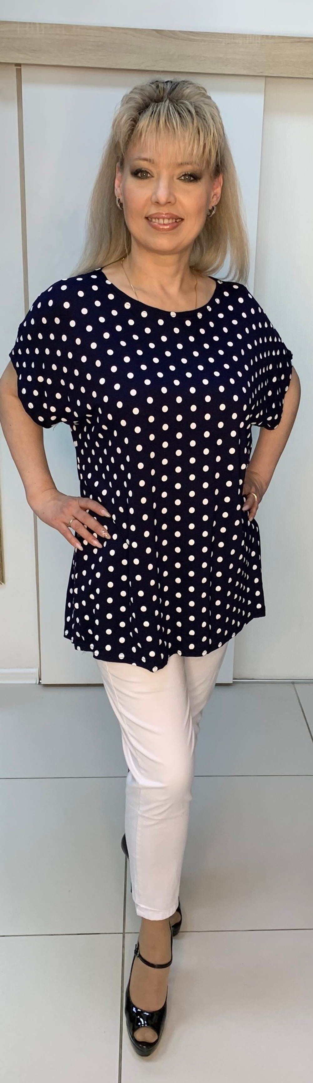 Темно-синяя туника-футболка с белым горохом