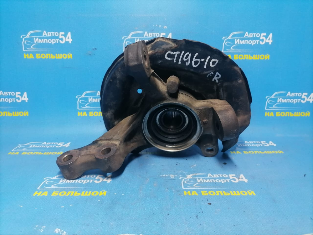 Ступица передняя правая TOYOTA CALDINA 1995