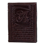 Стильный солидный подарочный коричневый недатированный ежедневник А5 российского производства ручной работы из качественной натуральной кожи с тиснением "Свиток" А80704