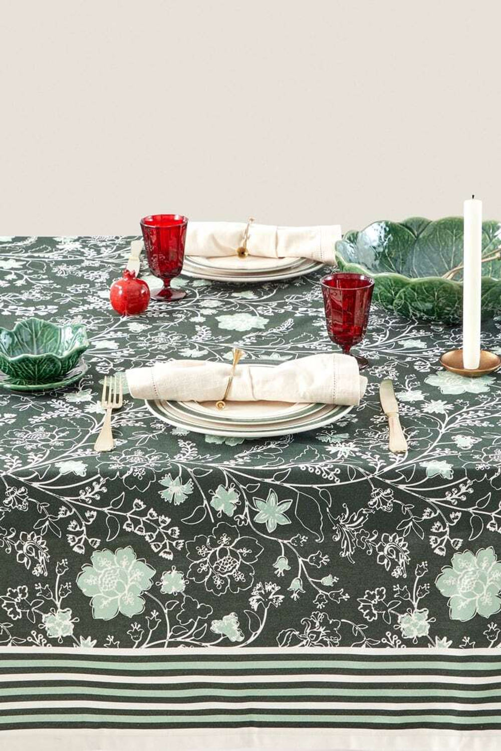 ZARA HOME ХЛОПЧАТОБУМАЖНАЯ СКАТЕРТЬ С ЦВЕТОЧНЫМ РИСУНКОМ, ЗЕЛЕНЫЙ