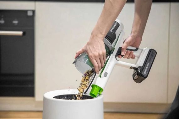 Пылесос вертикальный аккумуляторный на подставке Greenworks 24В GD24SVK4D с АКБ и ЗУ