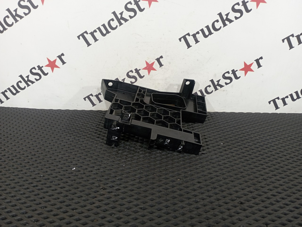 Кронштейн крепления торпедо