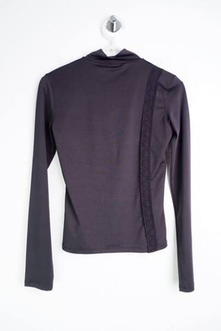 Водолазка обтягивающая, визуально на 40 размер