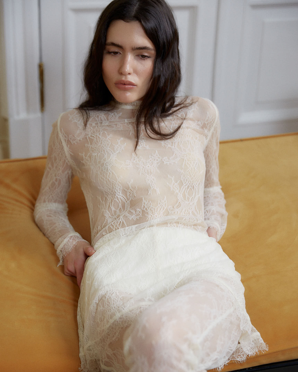 Топ из тонкого кружева молочный