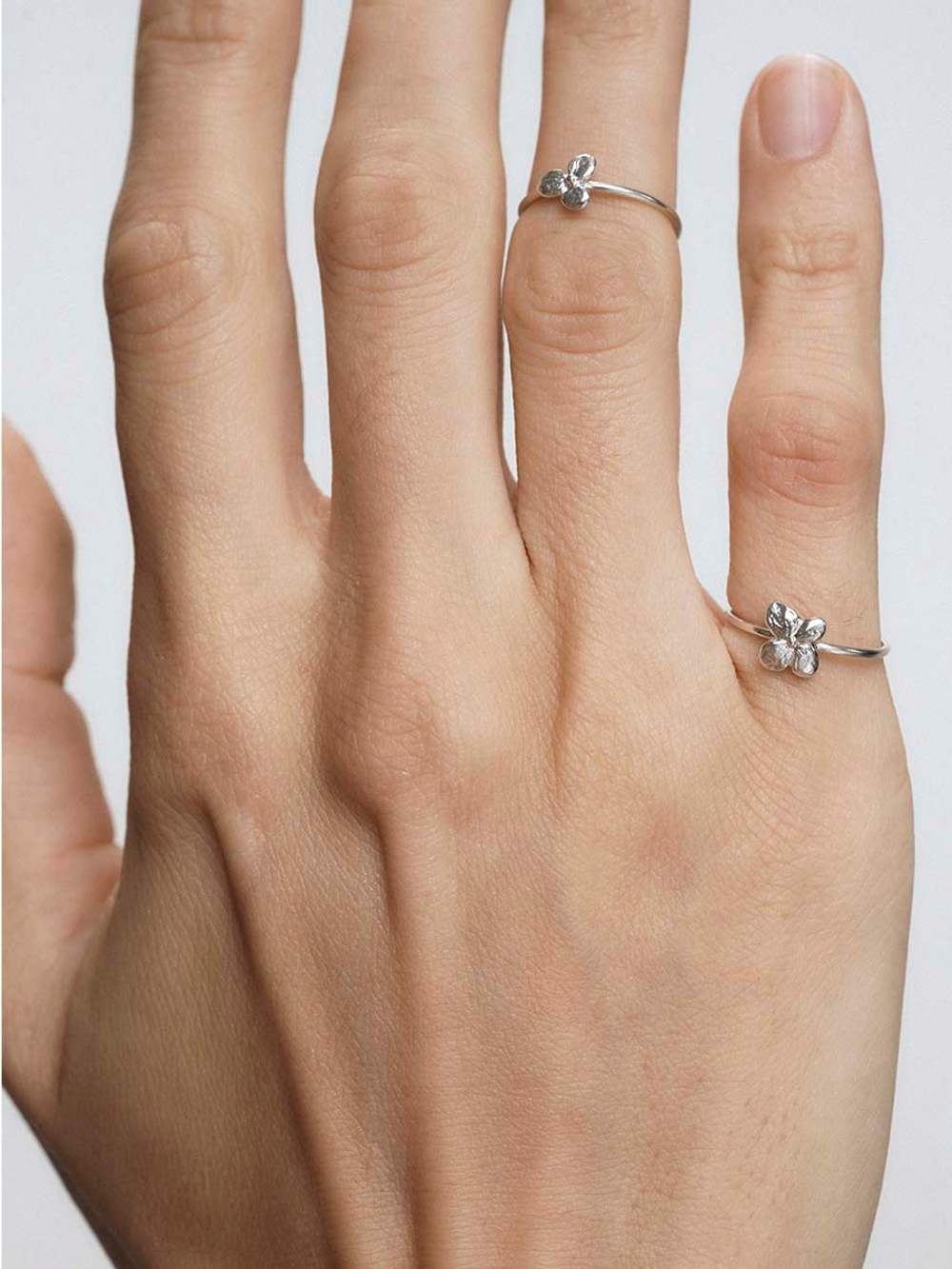 кольцо на фалангу гортензия (mini) 4 лепестка