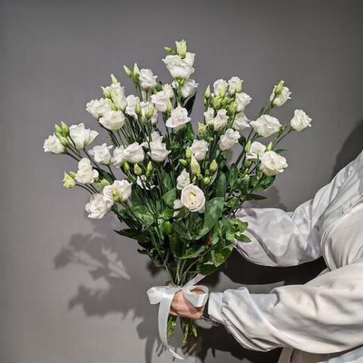 Букет белой эустомы "Розита Вайт"