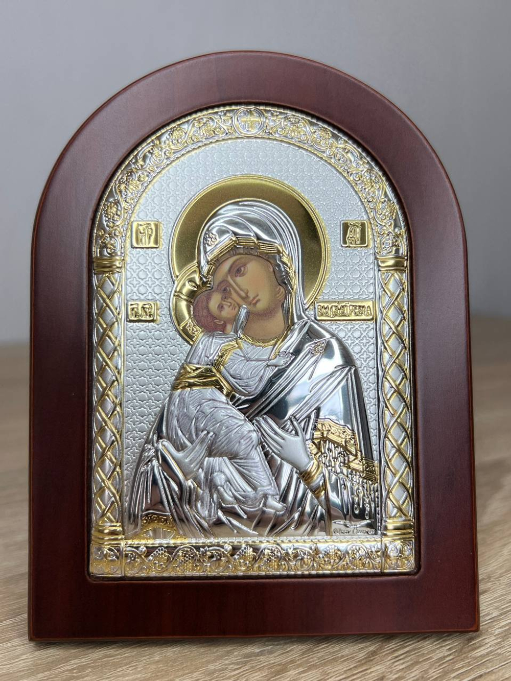 Владимирская БМ, икона арочная, красное дерево 105х140