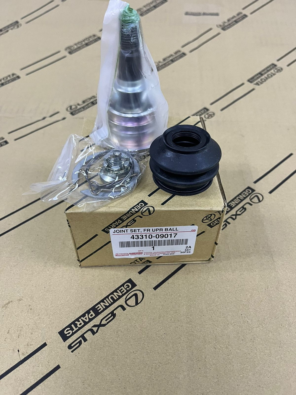 Шаровая опора 43310-09017 ( 43310-09015, 43310-09030) HILUX верхняя