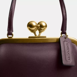 COACH СУМКА KISSLOCK 16, ТЕМНО-КОРИЧНЕВЫЙ