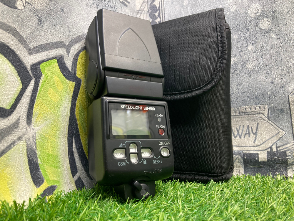 Nikon Speedlight SB-600