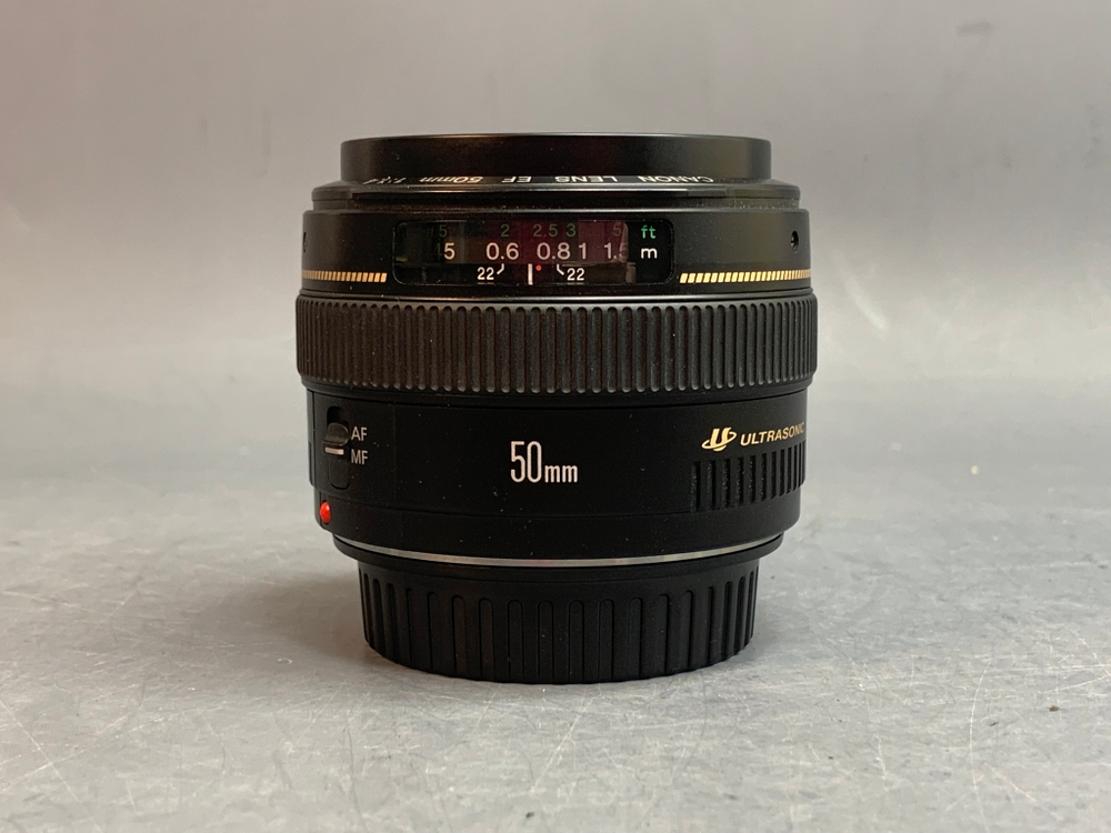 Canon Lens EF 50mm 1:1.4 с дефектом
