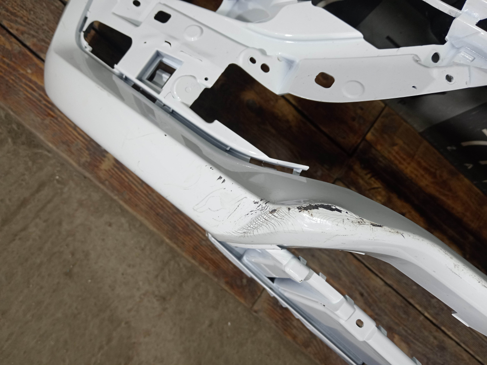 Бампер передний LADA Vesta 22-нв Б/У Оригинал 8450040054