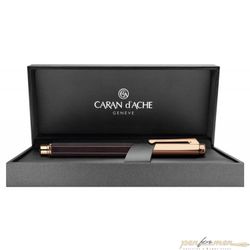 Перьевая ручка Carandache Varius Ebony wood в коробке (4490.132)