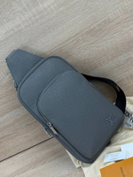 Сумка-слинг Louis Vuitton