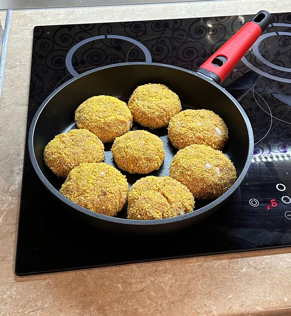 СКОВОРОДА GUSTA СО СЪЁМНОЙ РУЧКОЙ 28 СМ