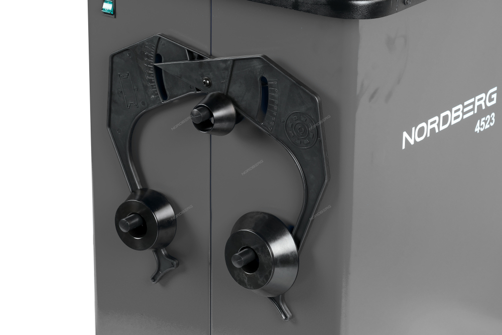 Станок балансировочный с автоматическим вводом двух параметров, серый NORDBERG 4523(G)