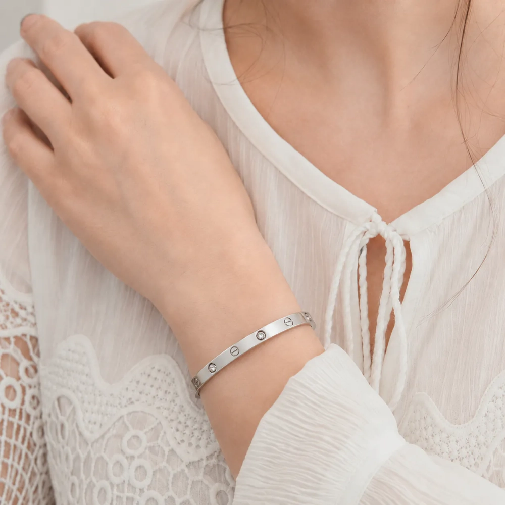 Жесткий браслет «Love Crystal» Silver