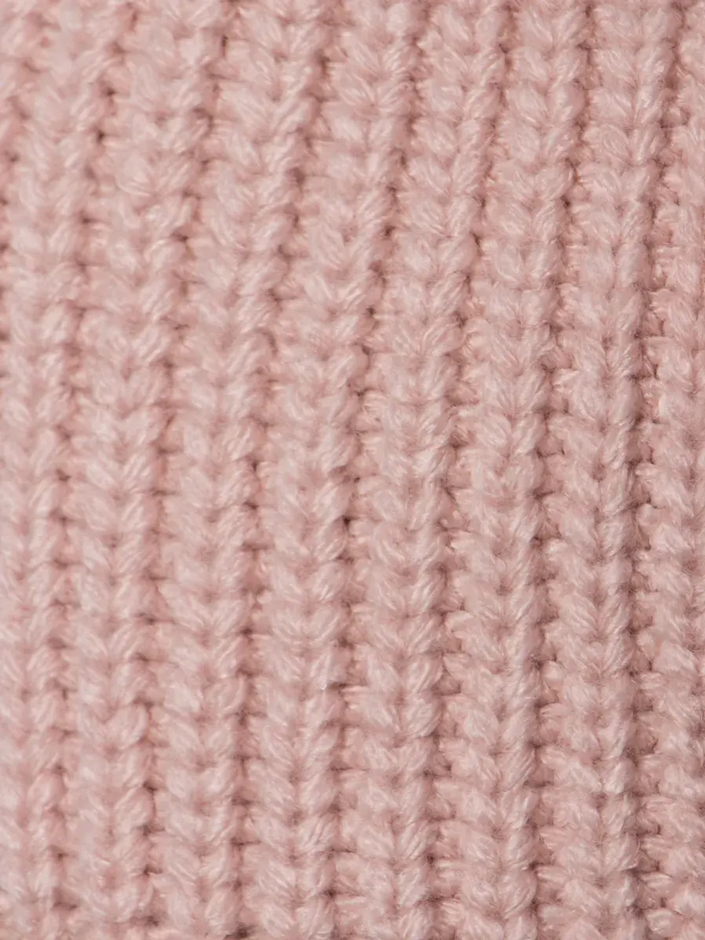 Розовая шапка для девочки на осень