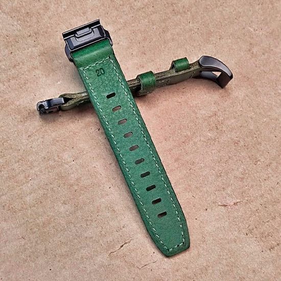 Ремешок натуральная кожа 20 мм для Garmin Fenix 7S, Fenix 6S, Fenix 5S, Instinct 2S, Epix Pro Gen 2 (42 mm) быстросъемный QuickFit (Зеленый)