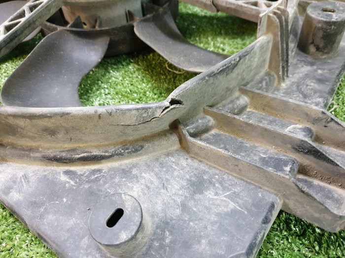 Диффузор с вентилятором Renault Logan 2 (2014-2022)