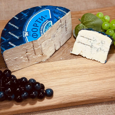 Сыр мягкий с голубой плесенью «Рокфорти» 55%, Белоруссия