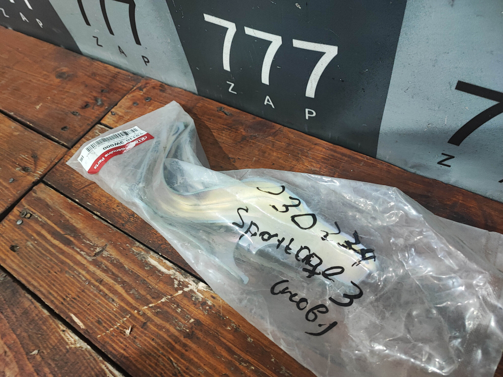 Петля капота левая Kia Sportage 3 10-16 Новая Оригинал 791103w000