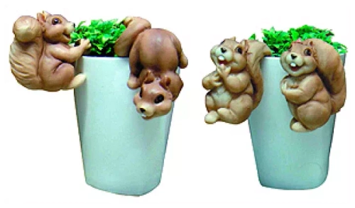 GREEN APPLE Декоративная подвеска Белочка 7,1*6,2*9