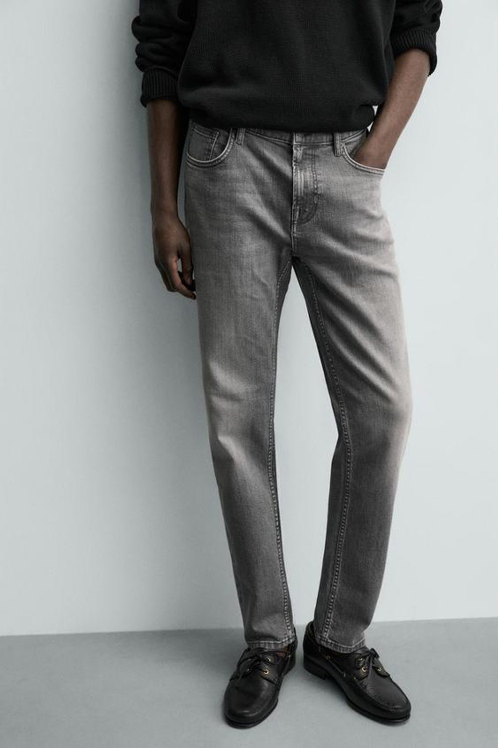 ZARA БАЗОВЫЕ ДЖИНСЫ SLIM FIT, СВЕТЛО-СЕРЫЙ