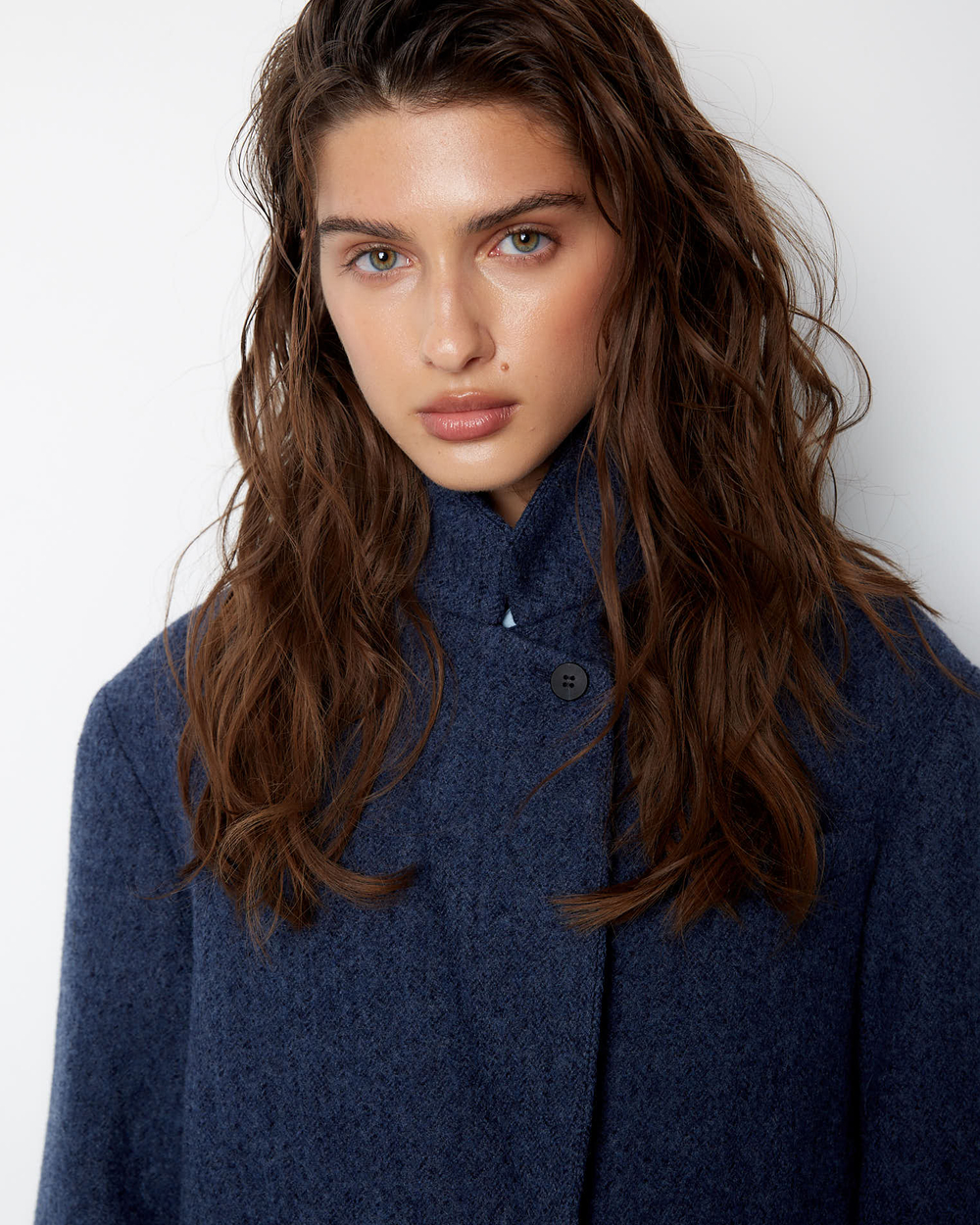 Пальто-жакет из шерсти елочка темно-синий