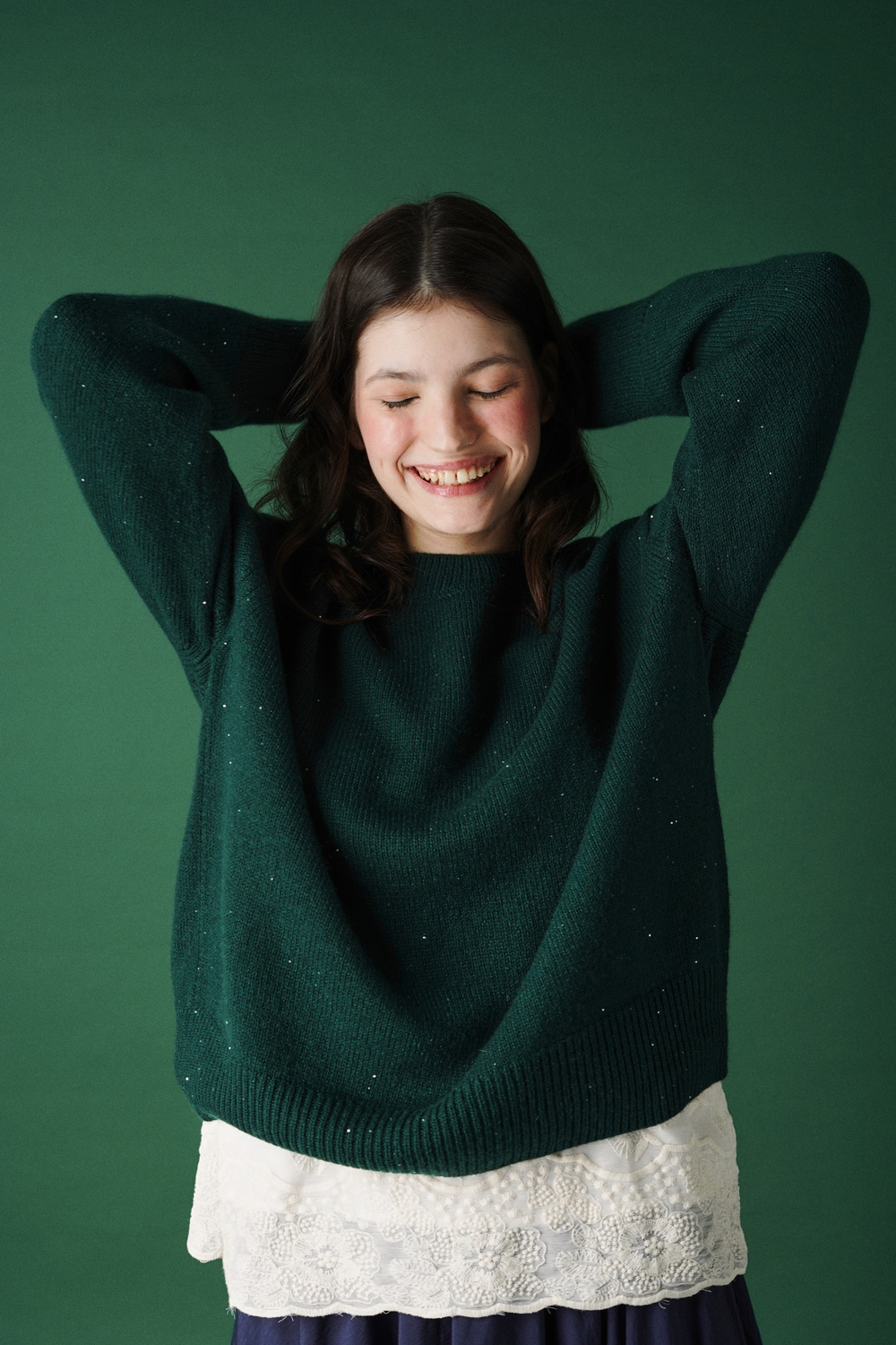 Пуловер "Бенгальские огни" из кашемира с мериносом темно-зеленого цвета и золотыми пайетками ПРЕДЗАКАЗ