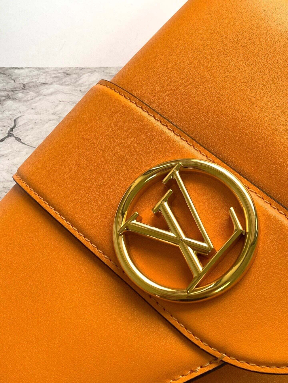 Louis Vuitton Pont 9
