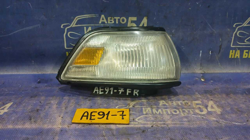 Габарит правый TOYOTA LEVIN 1990