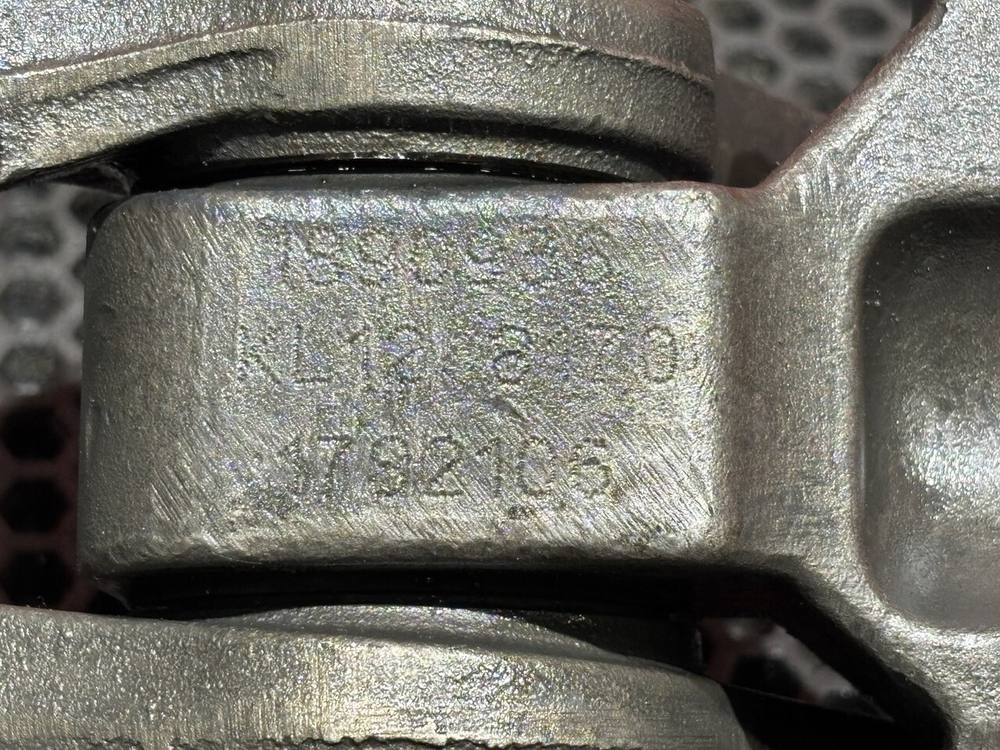 Вал рокеров в сборе 2021г.