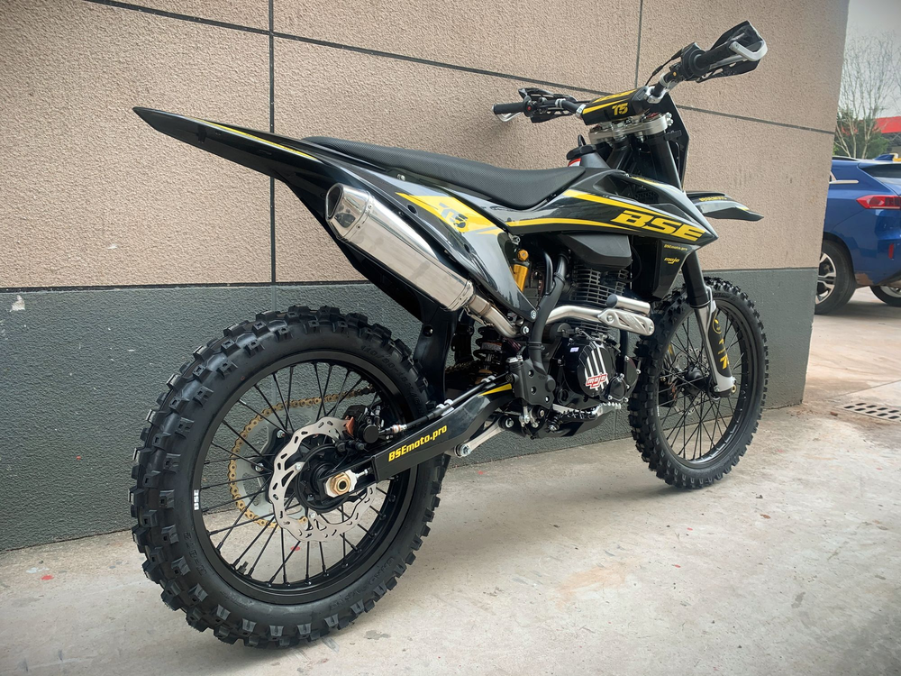 Кроссовый мотоцикл BSE T5 Black Twister (015)