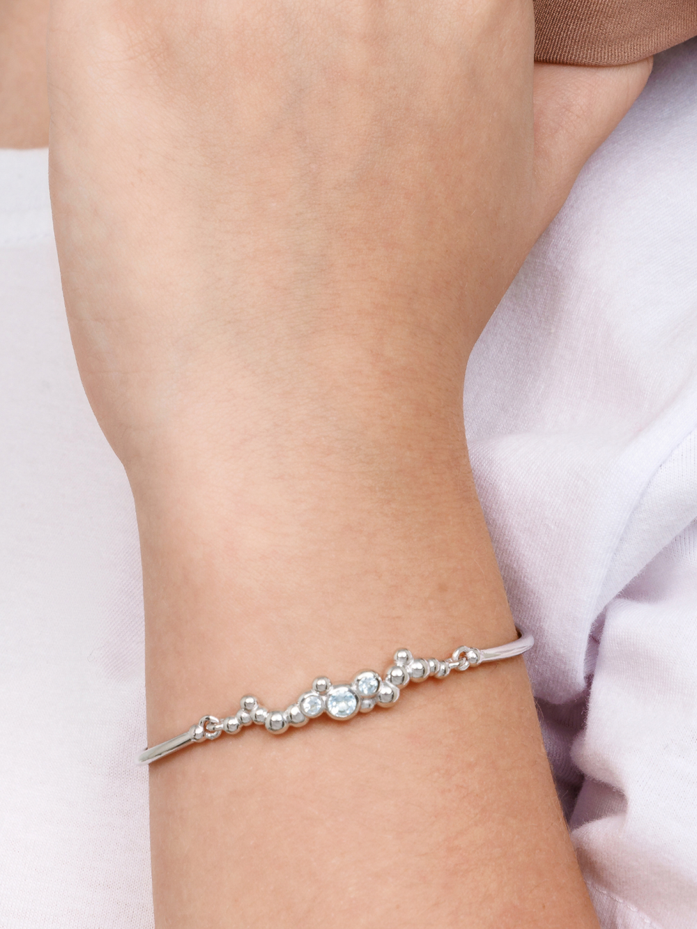 Браслет из серебра со вставками из выращенной шпинели