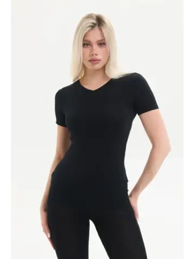 Футболка летняя с V-вырезом