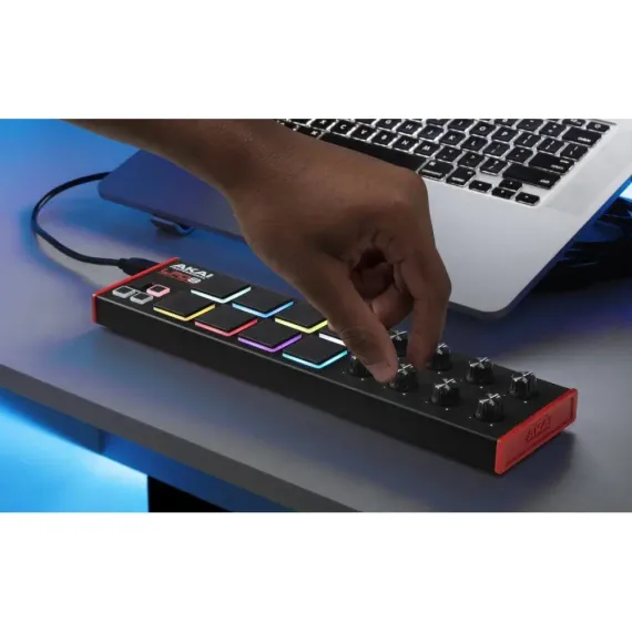 AKAI PRO LPD8 MK2 Black Red