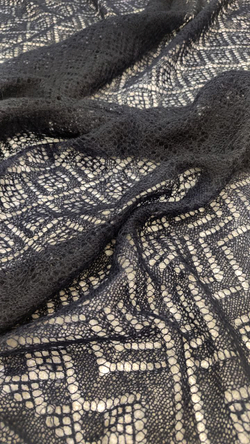 Оренбургский пуховый платок П3-120-07 черный