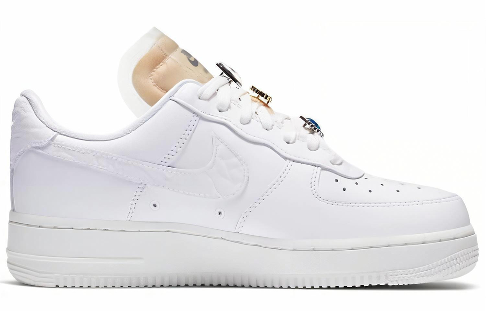 Кроссовки Nike Air Force 1 07 Lx (Женская размерная сетка)
