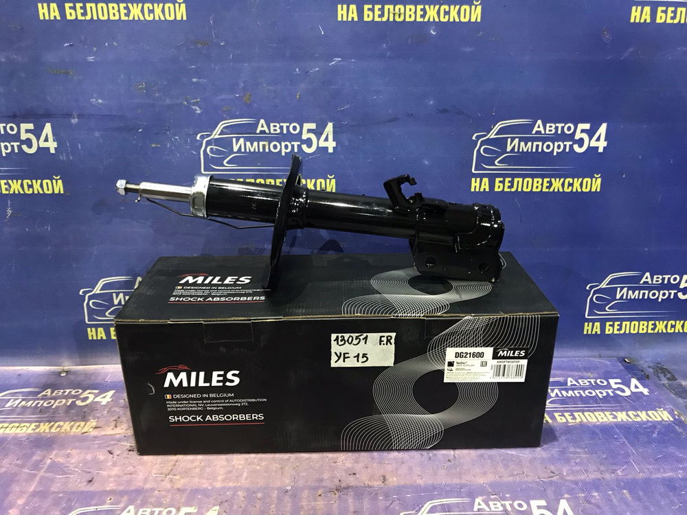 Стойка передняя правая NISSAN JUKE 2010-2014