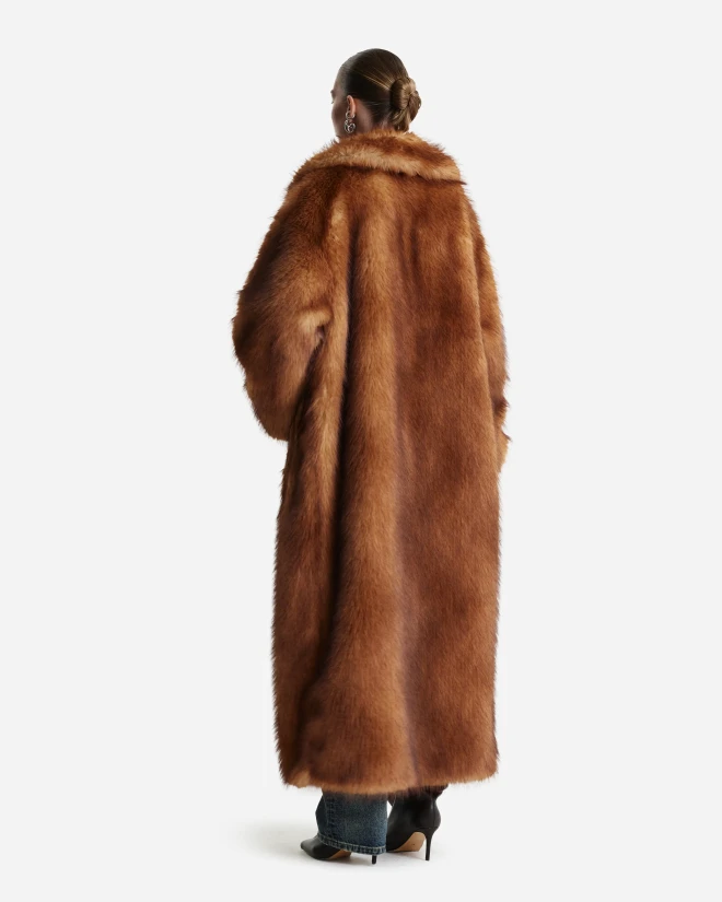 Длинная шуба из экомеха