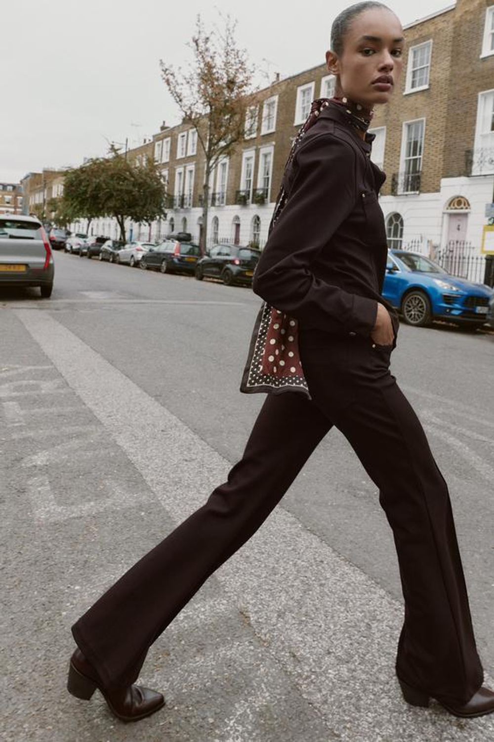 ZARA БРЮКИ FLARE С НИЗКОЙ ПОСАДКОЙ, КОРИЧНЕВЫЙ