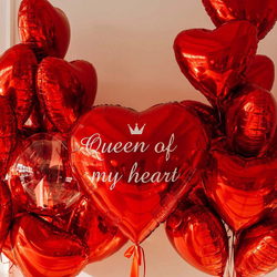 Большой сет из красных сердец с надписью для девушки