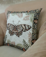 Декоративный гобеленовый чехол для интерьерной подушки Бабочка 47*47