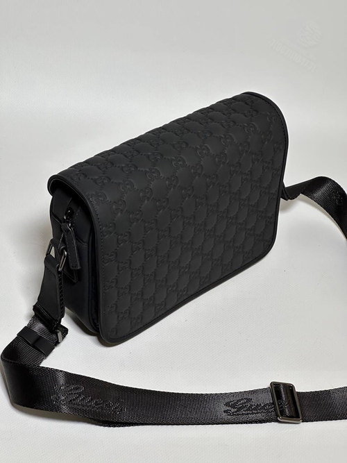 Мессенджер-Сумка через плечо Gucci