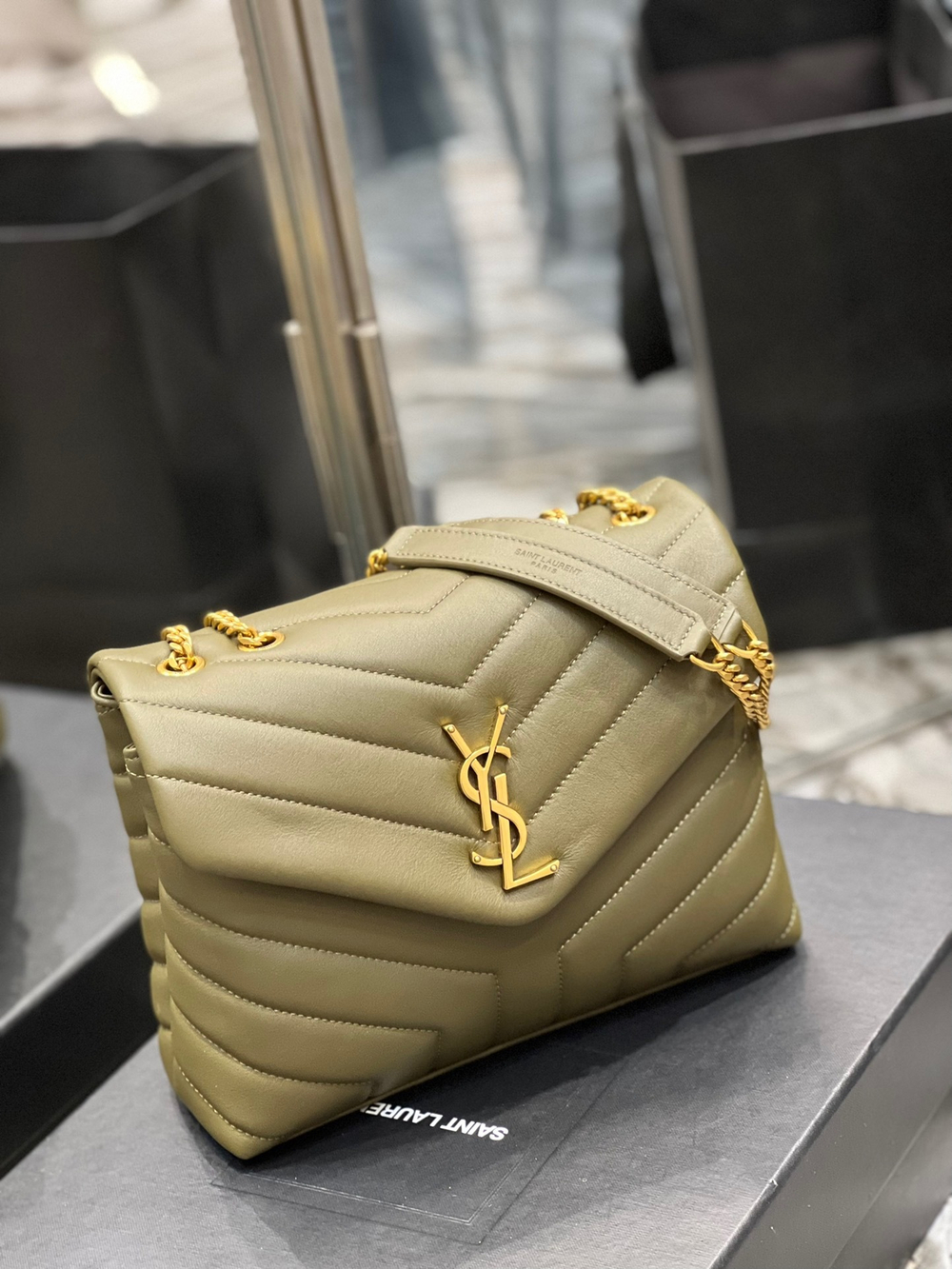 Saint Laurent Loulou 25 cm