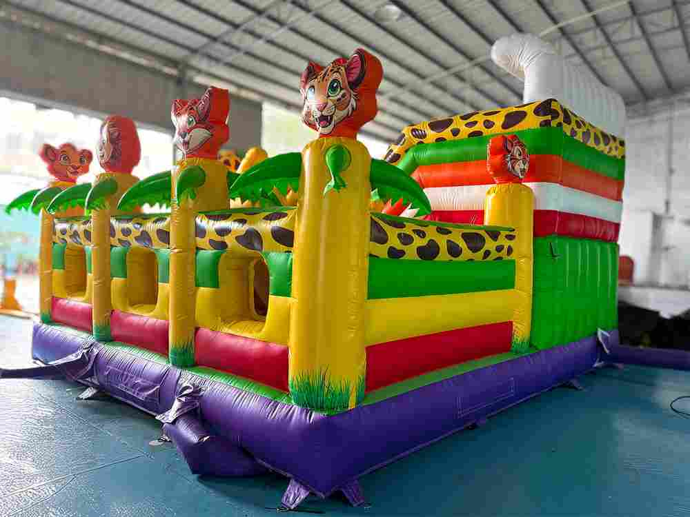 Коммерческий надувной батут «Белый клык ультра», 6*5*4 м