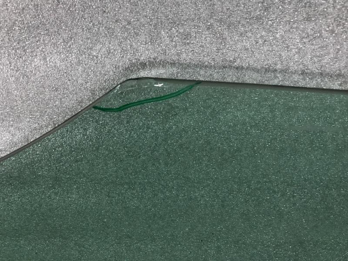 Стекло двери переднее правое Mercedes C w205 14-23