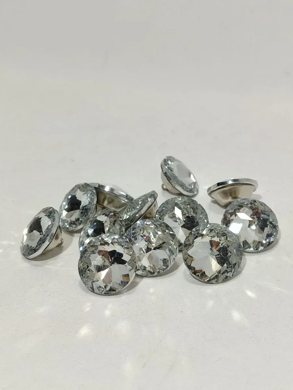 Стразы 30 мм для каретной стяжки и диванов