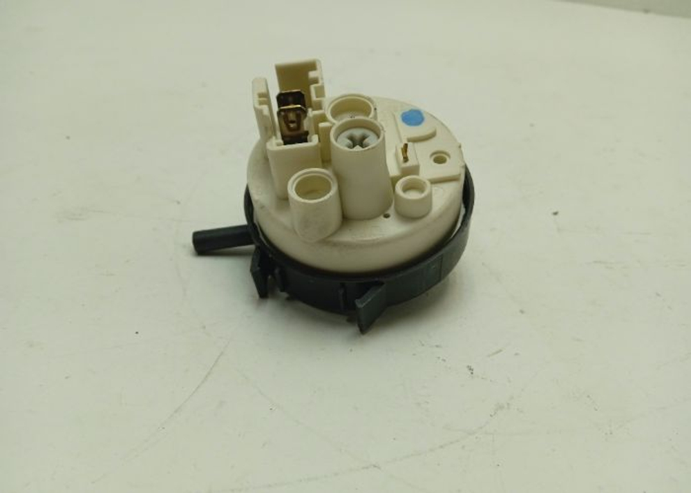 ITWA51051G кт131 Датчик уровня воды для стиральной машины с вертикальной загрузкой Indesit 461971402451 б/у